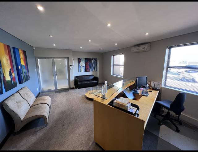 147M² OFFICE TO LET IN KENILWORTH